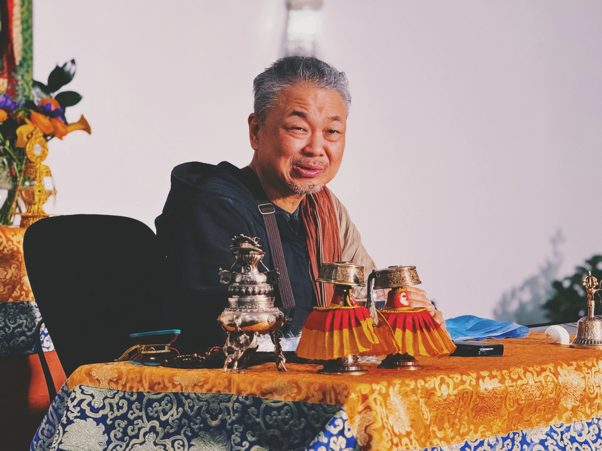 Drupon teaching at the shrine